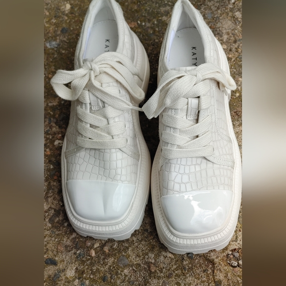 katy Perry Geli Solid Sneaker SZ.5.5 - Picture 2 of 8